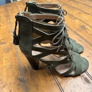 Parker and Sky green suede strapping heels so cute